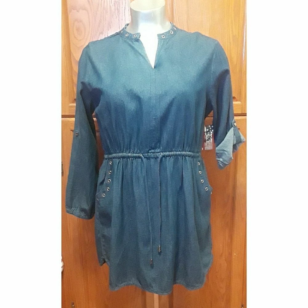 STREET BLUES - V NECK GROMMET DENIM MINI DRESS